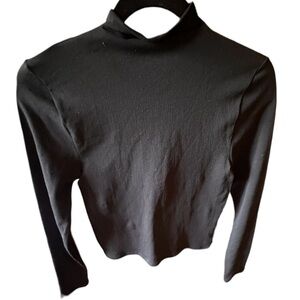 Fabletics large sculptknit lite long sleeve Mockneck crop top. NWT.